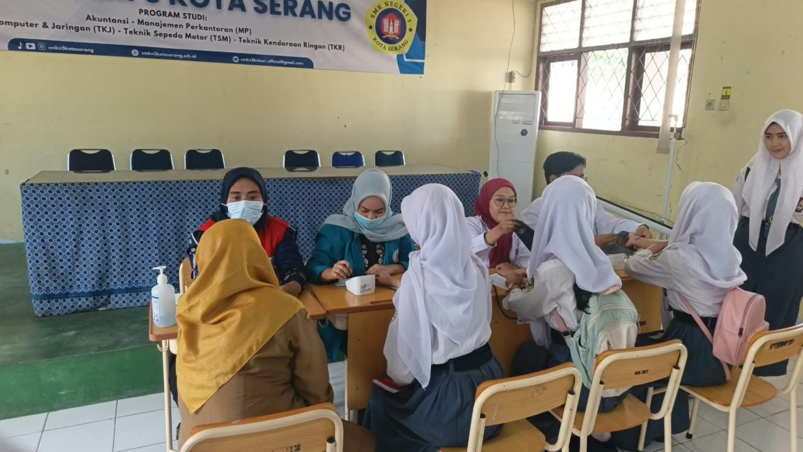 PMI Kecamatan Taktakan Turut Dukung Kegiatan CKG di SMKN 5 Kota Serang